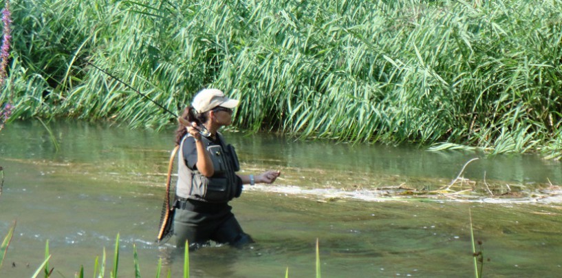 ¡Ellas también pescan! La mujer en la pesca deportiva