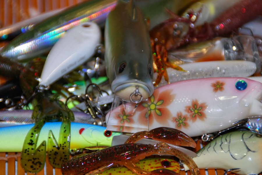 color fantasia en los señuelos para la pesca del black bass