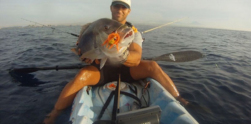 Jaimito y un dentón de 4,9kg a jigging desde kayak de pesca