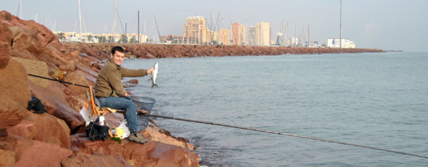 ¿Buscas nuevas experiencias en la pesca? Prueba la pesca de lisas con corcho