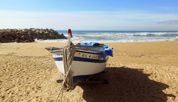 Playa en la que poder practicar surfcasting en Cataluña.
