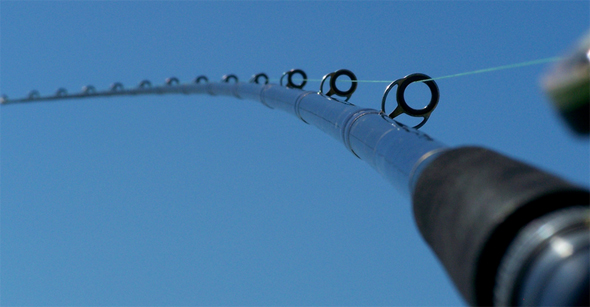 Reparación de las anillas de la caña de pesca. Foto de http://www.flickr.com/photos/ipeat/