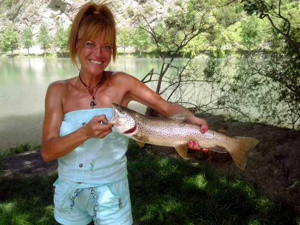 Montse Martínez, ganadora del concurso de fotos de pesca de Coto de PeZca.