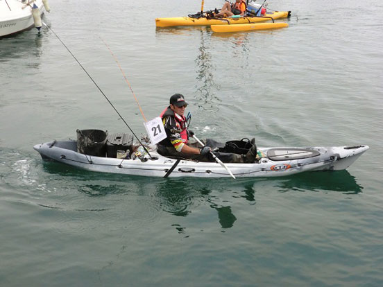 afición a la pesca deportiva en kayak