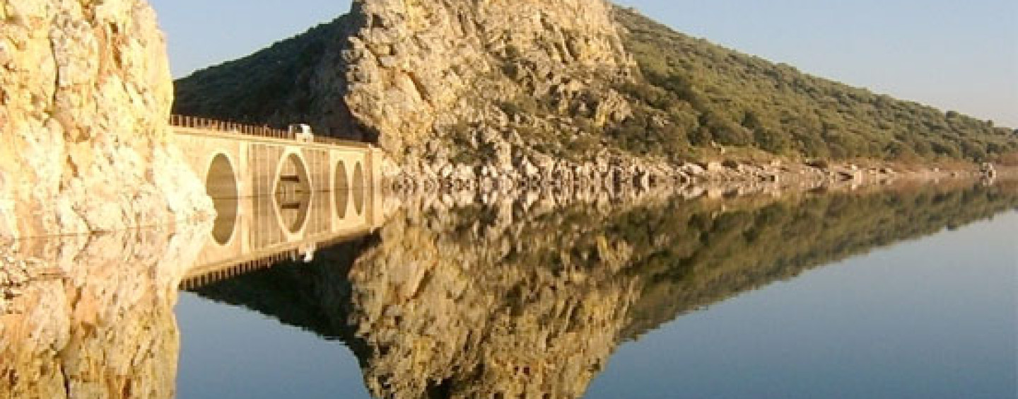 La zona libre de pesca del Embalse de Orellana