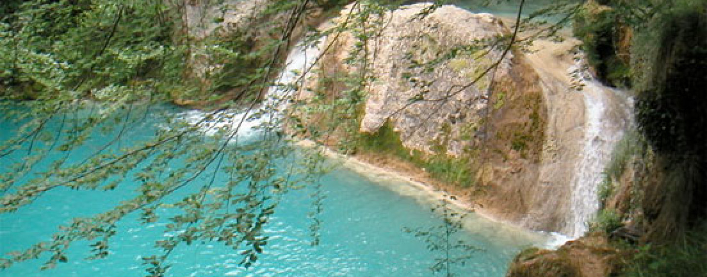 Pesca en el embalse de Alloz, río Salado y sierra de Urbasa