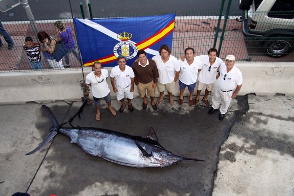 marlin de 383 kilos en el III Torneo de Pesca de Altura del CN La Palma