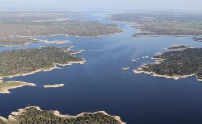 Embalse de Almendra: Territorio del barbo otoñal