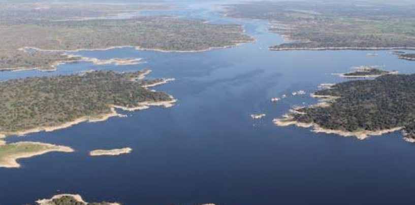 Embalse de Almendra: Territorio del barbo otoñal