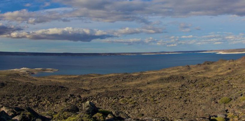 De pesca en el lago Strobel, un lugar en el fin del mundo