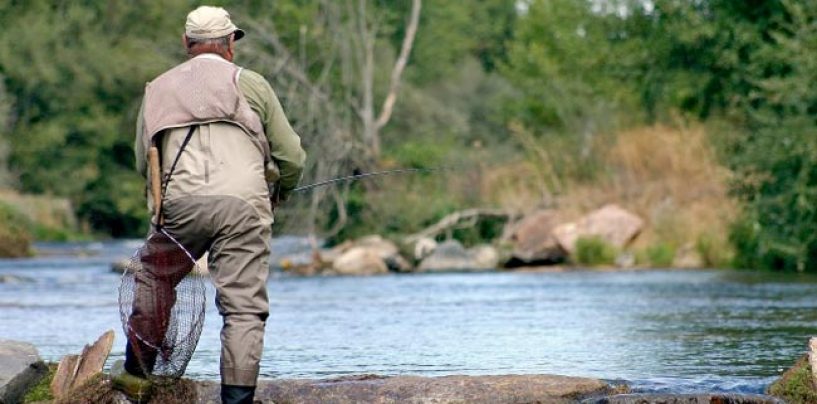Castilla y León se apunta a los permisos turísticos de pesca: ¿Una buena ida o no tanto?
