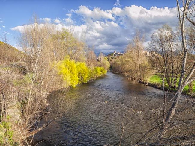 Tramo alto del río Segre