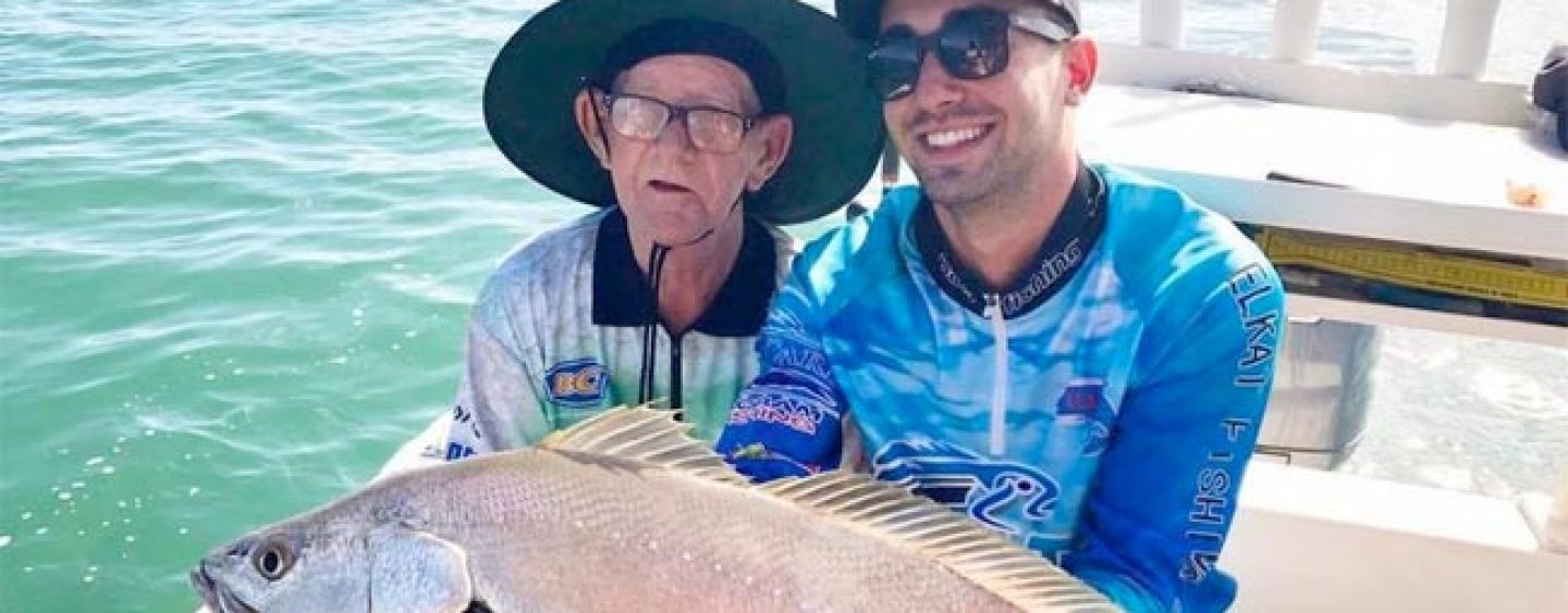 ¡Final Feliz! El anciano pescador que emocionó al mundo consigue un compañero de pesca y un viaje inolvidable