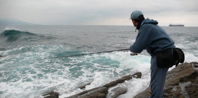 Los riesgos en la pesca. Pescador: a pescar, con billete de ida y vuelta, por favor