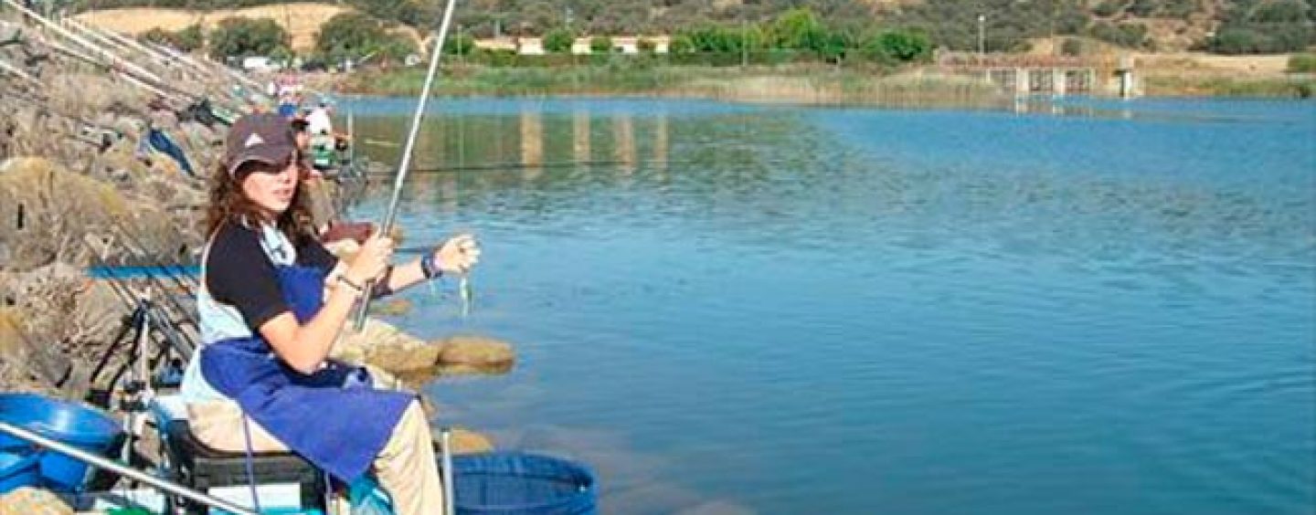 Nuria Mallada, jugadora de la Liga Iberdrola y campeona del mundo de pesca.